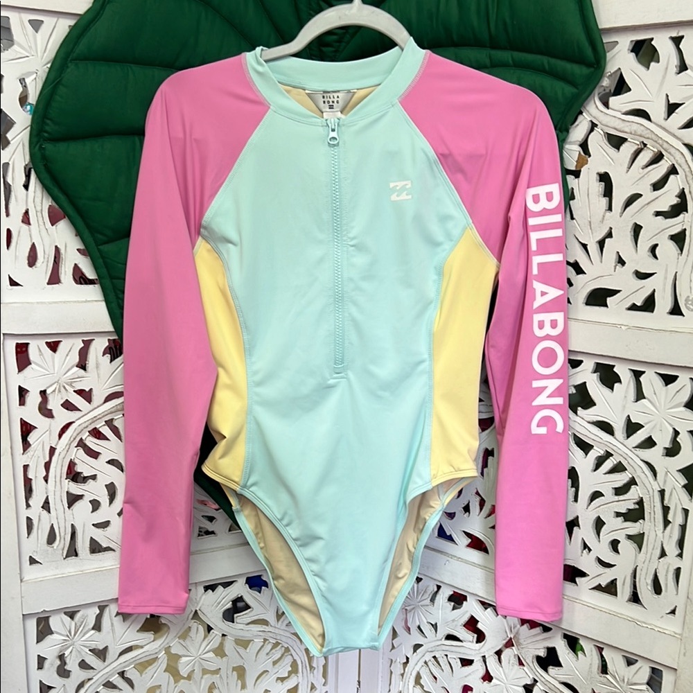 NWT Billabong long sleeve tropic bodysuit surf suit. Pastel pink/blue/yellow. L